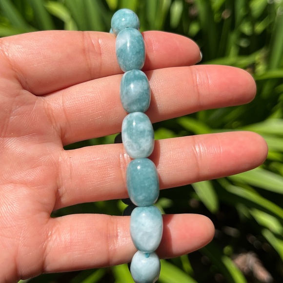 10mm stretchable‎ blue barrel shape dyed quartz bracelet - Picture 6 of 8